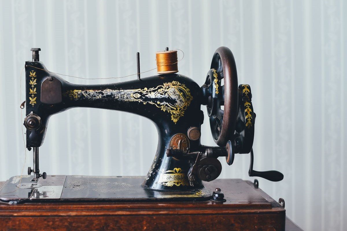 How to Remove Rust From a Vintage Sewing Machine
